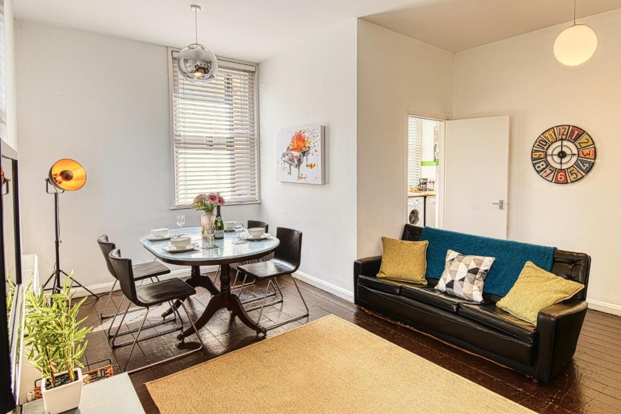 2 Bedroom Apartment In Bath City Centre With Garden & Free Parking Luaran gambar