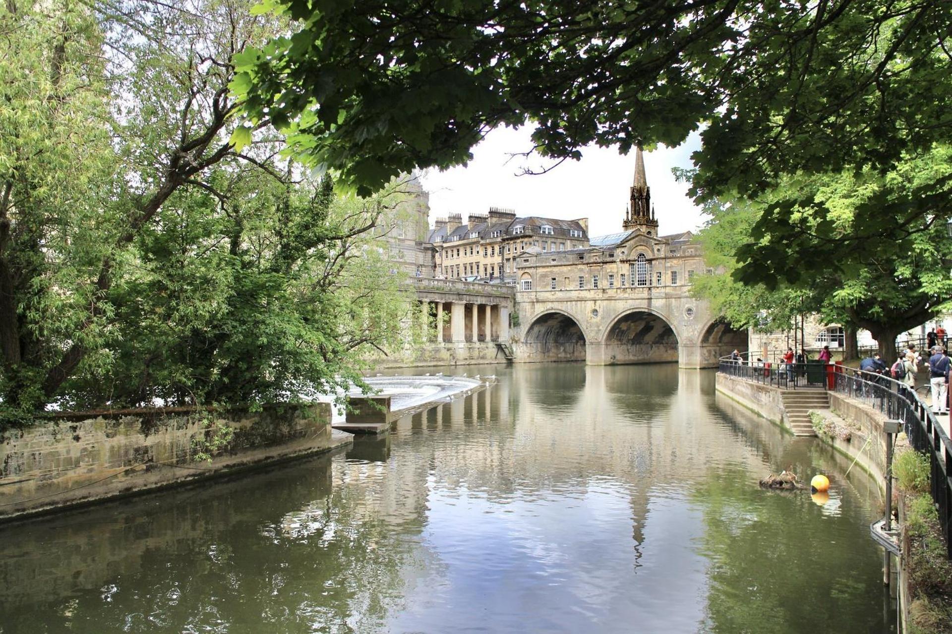 2 Bedroom Apartment In Bath City Centre With Garden & Free Parking Luaran gambar